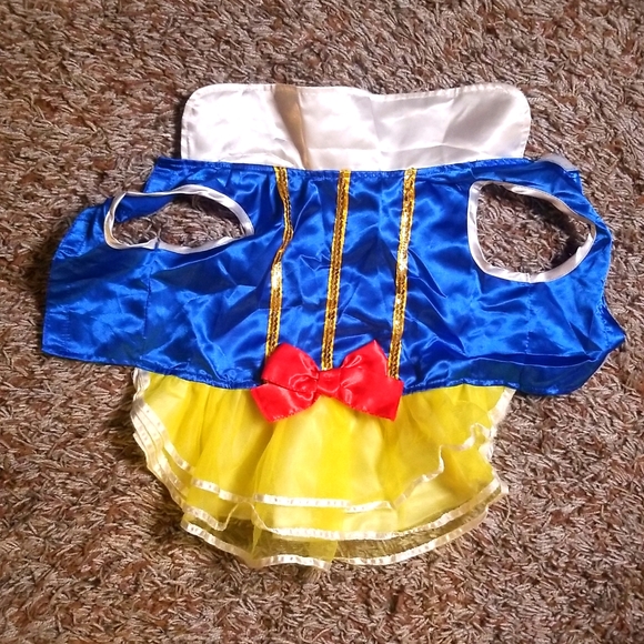 Snow white dog costume